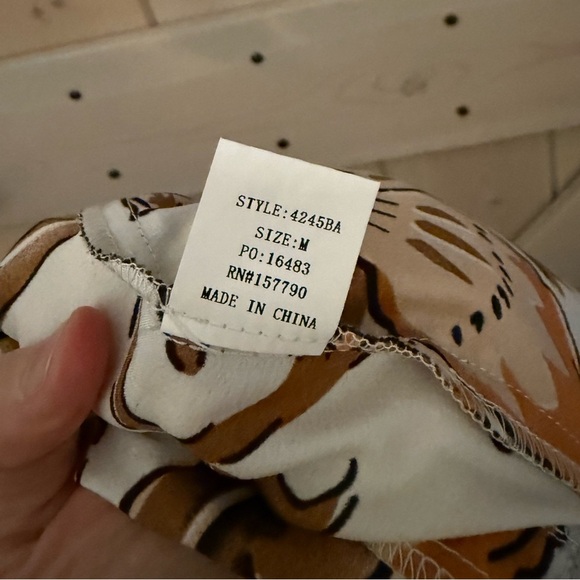 NWOT Pinch Patterned Satin Wide Leg Pants - Picture 5 of 7